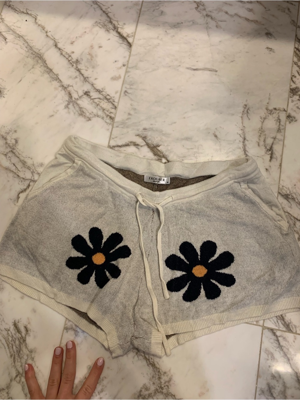 Ekouaer Cream Daisy Knit Lounge Shorts
